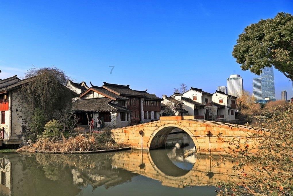 波司登现涨近5% 光大证券维持买入评级